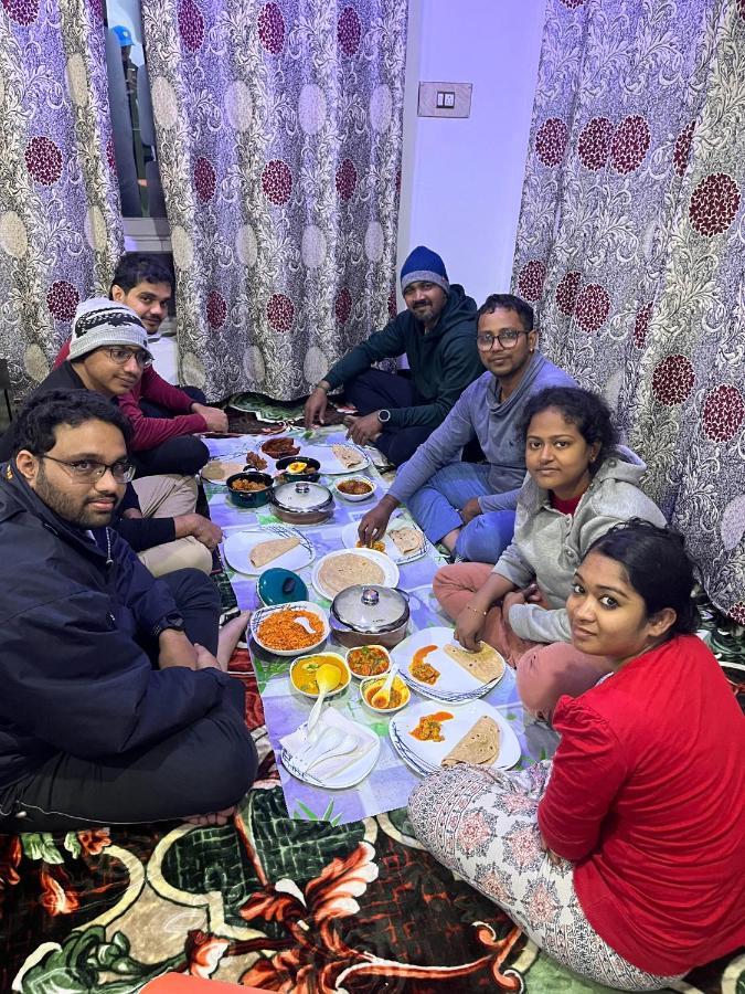Everest Guest House Gulmarg Exterior foto